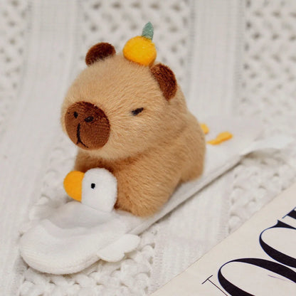 Peluche capibara disfraz ganso