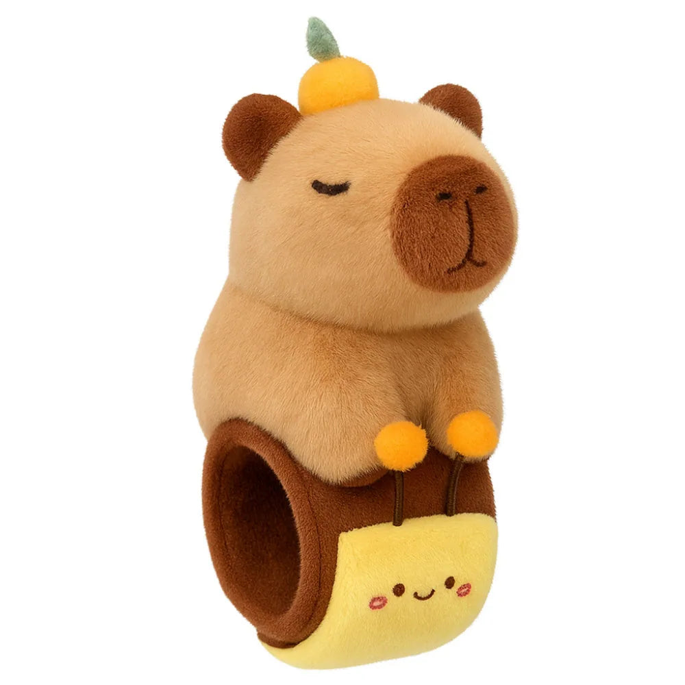 Peluche pulsera capibara abeja